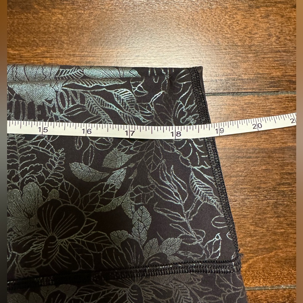 NWOT Lululemon Wunder Train High-Rise Tight Foil
Logo Flourish Black Iri… - Picture 5 of 6